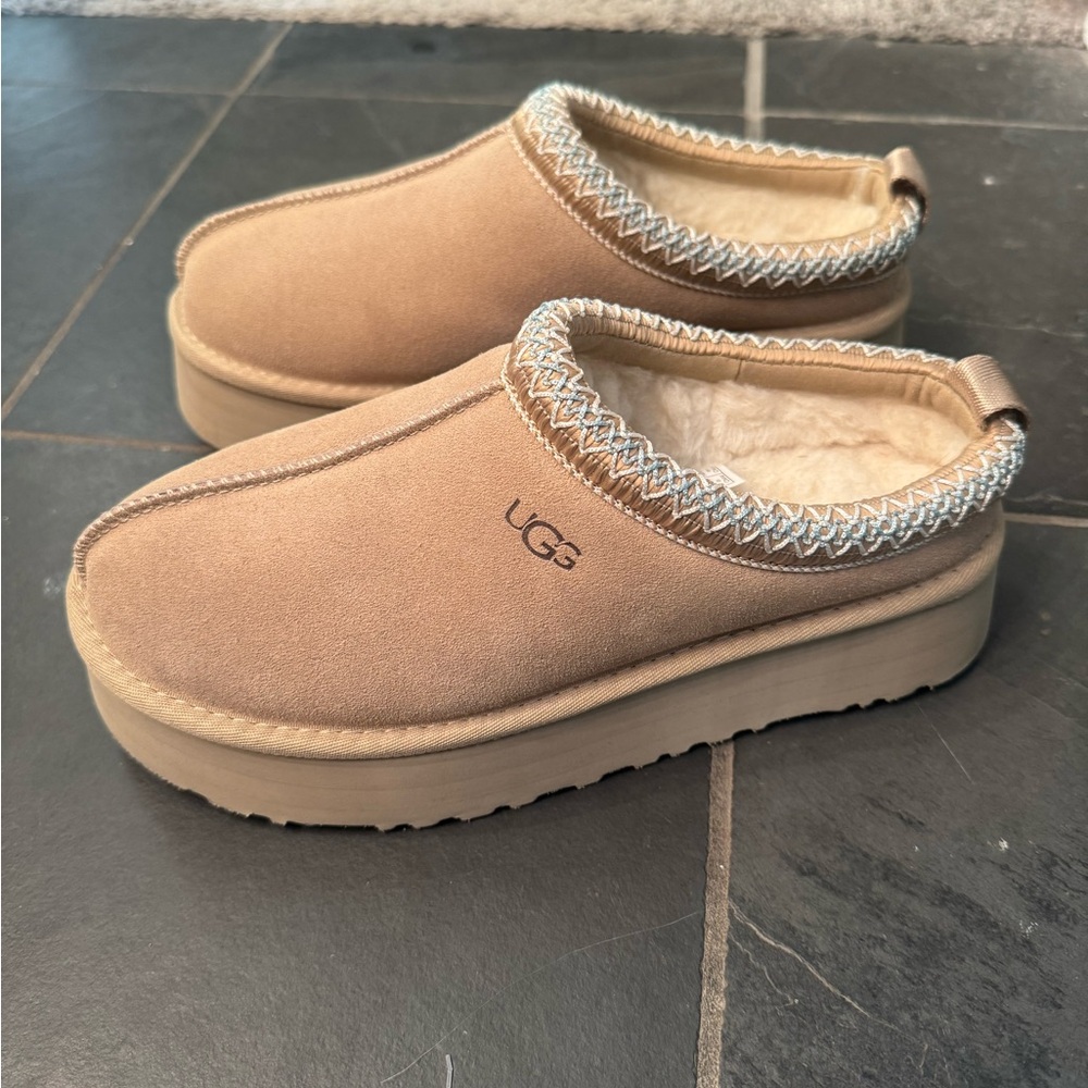 UGG Tazz Sand Platform Slippers